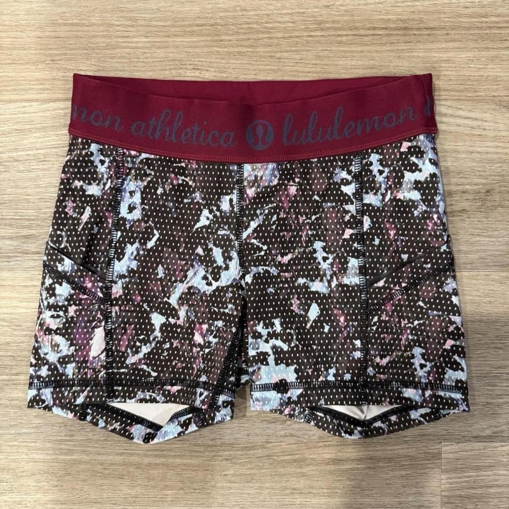 Lululemon What The Sport 2.5 Multi Color Abstract Print Running Shorts Size 4
